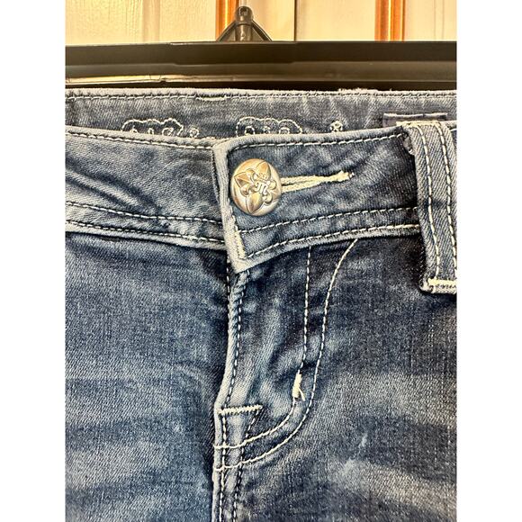 Miss Me Rhinestone western women’s Jean size 24 bootcut - Picture 3 of 10